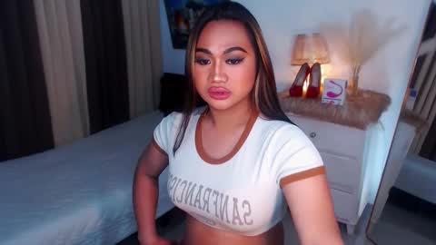 Snapshot of xxxgiganticoliviacummerxxx chatting on 12-23-24, 05:43 OLIVIA online show from 12-23-24, 05:43