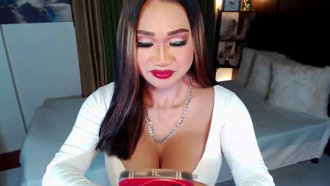 Snapshot of xxxgiganticoliviacummerxxx chatting on 02-10-25, 06:56 OLIVIA online show from 02-10-25, 06:56