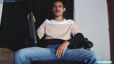 Snapshot of xxxhome_alonexxx chatting on 03-12-25, 06:33 Kev online show from 03-12-25, 06:33