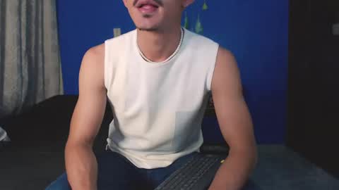 Snapshot of xxxhome_alonexxx chatting on 11-05-25, 08:09 Kev online show from 11-05-25, 08:09