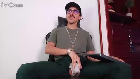 Snapshot of xxxhome_alonexxx chatting on 11-23-25, 07:35 Kev online show from 11-23-25, 07:35