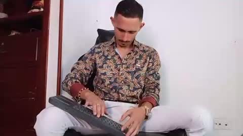 Snapshot of xxxhome_alonexxx chatting on 11-25-25, 07:47 Kev online show from 11-25-25, 07:47