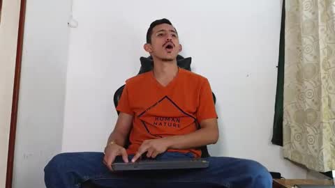 Snapshot of xxxhome_alonexxx chatting on 12-21-25, 07:32 Kev online show from 12-21-25, 07:32