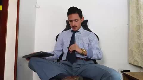 Snapshot of xxxhome_alonexxx chatting on 01-08-26, 08:11 Kev online show from 01-08-26, 08:11