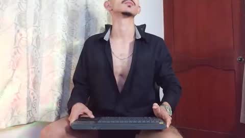 Snapshot of xxxhome_alonexxx chatting on 04-16-26, 09:39 Kev online show from 04-16-26, 09:39
