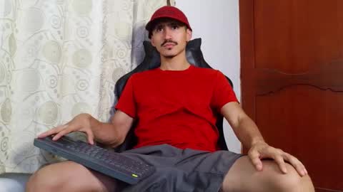 Snapshot of xxxhome_alonexxx chatting on 04-30-26, 08:26 Kev online show from 04-30-26, 08:26