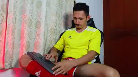 Snapshot of xxxhome_alonexxx chatting on 05-06-26, 08:03 Kev online show from 05-06-26, 08:03