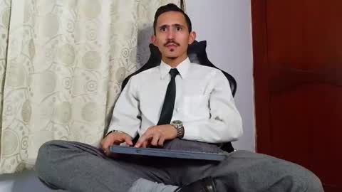 Snapshot of xxxhome_alonexxx chatting on 05-12-26, 08:17 Kev online show from 05-12-26, 08:17