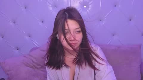 Snapshot of xxxnaughtyfoxxx chatting on 05-05-26, 05:10 foxy online show from 05-05-26, 05:10