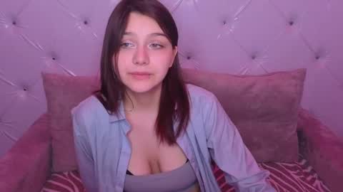 Snapshot of xxxnaughtyfoxxx chatting on 05-07-26, 06:46 foxy online show from 05-07-26, 06:46