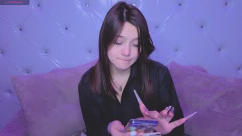 Snapshot of xxxnaughtyfoxxx chatting on 05-18-26, 05:30 foxy online show from 05-18-26, 05:30