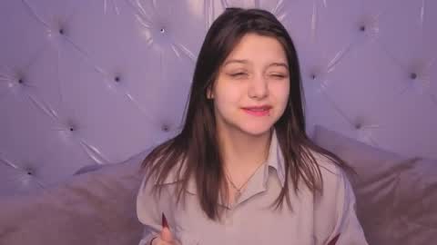 Snapshot of xxxnaughtyfoxxx chatting on 06-03-26, 05:07 foxy online show from 06-03-26, 05:07