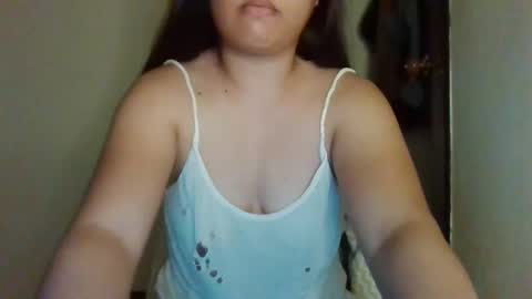 Snapshot of xxyummiee_69xx chatting on 10-14-25, 09:15 jane online show from 10-14-25, 09:15