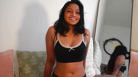 Snapshot of xzaramx chatting on 02-16-26, 04:36 Zara online show from 02-16-26, 04:36