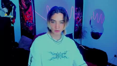 Snapshot of xzerox_ chatting on 09-20-25, 02:12 xzerox_ online show from 09-20-25, 02:12