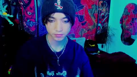 Snapshot of xzerox_ chatting on 10-23-25, 12:37 xzerox_ online show from 10-23-25, 12:37