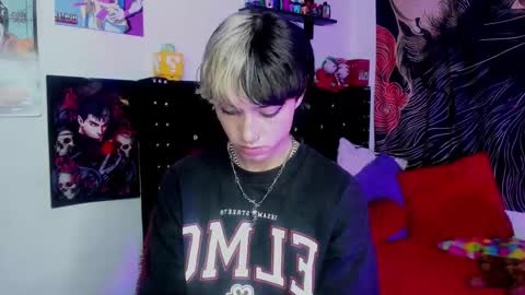 Snapshot of xzerox_ chatting on 12-15-25, 07:51 xzerox_ online show from 12-15-25, 07:51