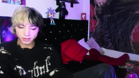 Snapshot of xzerox_ chatting on 12-18-25, 08:15 xzerox_ online show from 12-18-25, 08:15