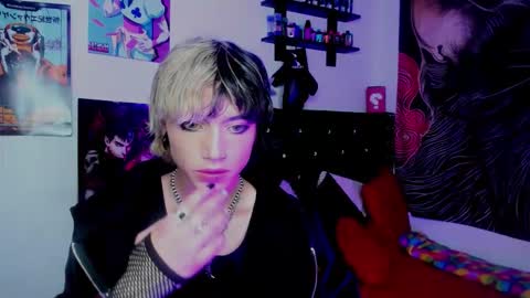 Snapshot of xzerox_ chatting on 12-19-25, 10:06 xzerox_ online show from 12-19-25, 10:06