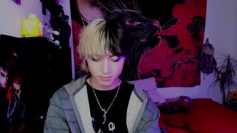 Snapshot of xzerox_ chatting on 12-21-25, 12:18 xzerox_ online show from 12-21-25, 12:18