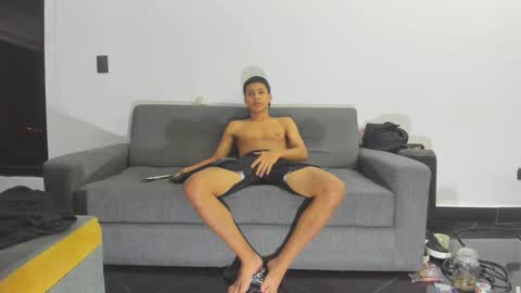 Snapshot of y0ung_master_ chatting on 03-12-25, 05:57 Sr. Y0ung Master online show from 03-12-25, 05:57