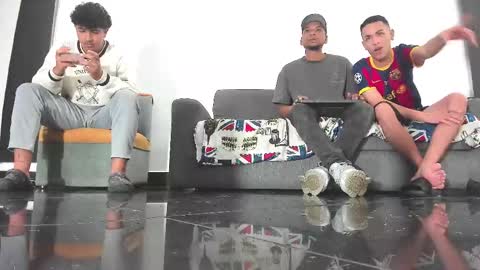 Sr. Y0ung Master online show from 12-21-25, 04:19