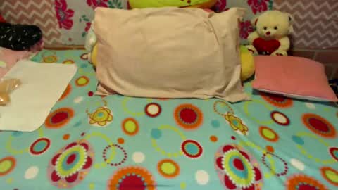 Snapshot of yairaprettyy chatting on 01-24-25, 02:08 YAIRA online show from 01-24-25, 02:08