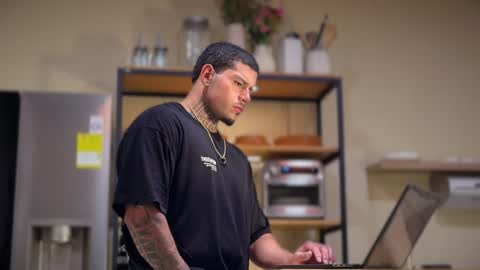 yamp sambrano online show from 07-31-26, 03:17