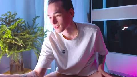 Snapshot of yan_rizen chatting on 02-19-25, 06:33 Yan online show from 02-19-25, 06:33