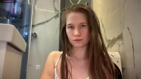 Yana  online show from 10-17-25, 01:14