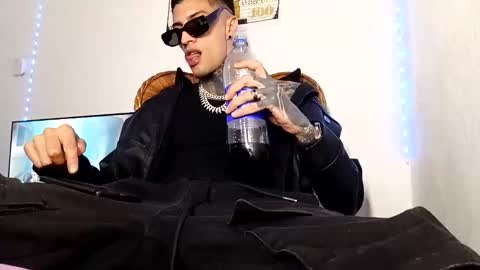 Yan online show from 02-17-26, 04:31