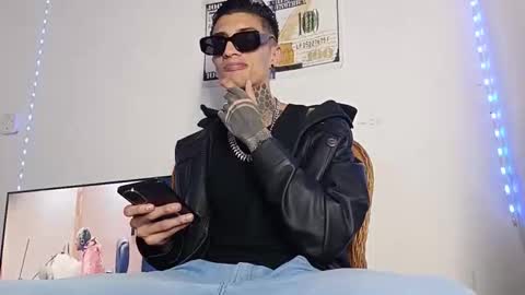 Yan online show from 02-21-26, 07:42