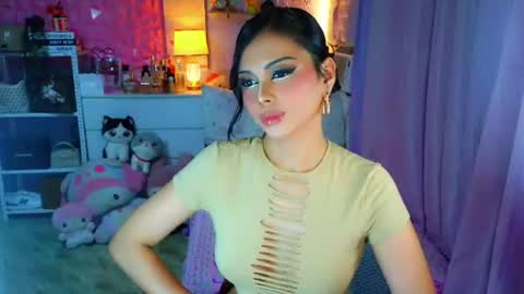 YANG AUDREY LONE online show from 07-14-26, 12:02