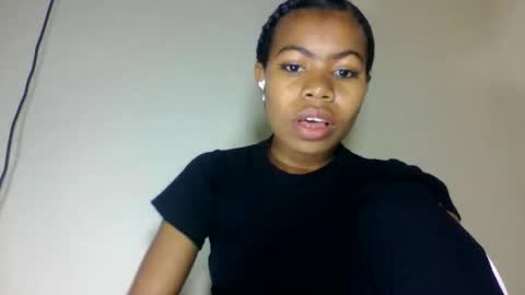 yannick_01 online show from 06-10-26, 03:55