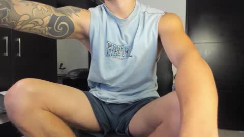 yanpaul83 online show from 09-30-25, 08:47