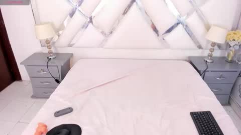 Snapshot of yaragarcia chatting on 02-12-26, 03:45 Yara online show from 02-12-26, 03:45