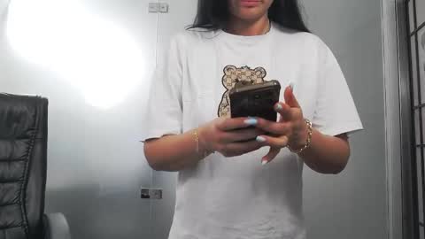 Yara online show from 06-06-26, 03:33