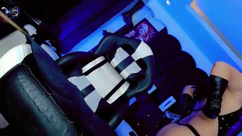 yarethrousss online show from 04-17-26, 06:49