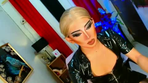 miss yasii online show from 11-19-25, 05:46