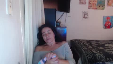 Snapshot of yasmin_love85 chatting on 02-24-25, 03:09 yasmin_love85 online show from 02-24-25, 03:09