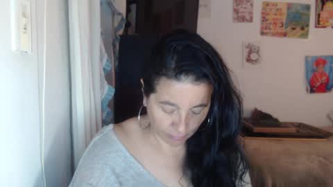 Snapshot of yasmin_love85 chatting on 09-24-25, 02:31 yasmin_love85 online show from 09-24-25, 02:31