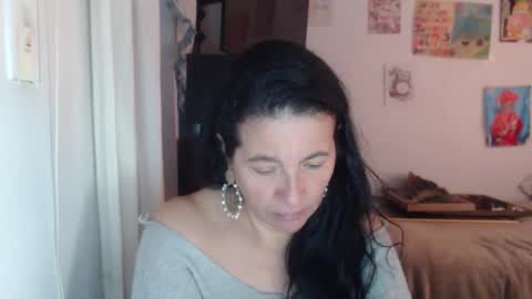 Snapshot of yasmin_love85 chatting on 11-13-25, 02:49 yasmin_love85 online show from 11-13-25, 02:49