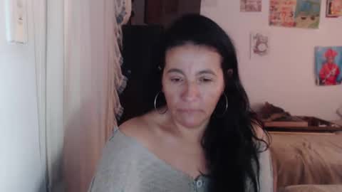 Snapshot of yasmin_love85 chatting on 11-19-25, 05:02 yasmin_love85 online show from 11-19-25, 05:02