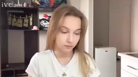 Snapshot of yasminalouf chatting on 05-12-26, 12:24 yasmina online show from 05-12-26, 12:24