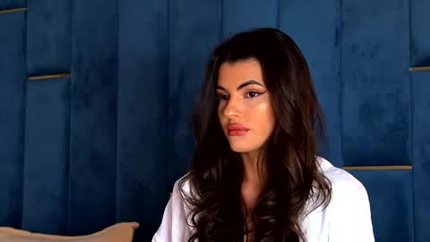 Snapshot of yasminaluna chatting on 01-19-26, 04:27 Yasmina online show from 01-19-26, 04:27