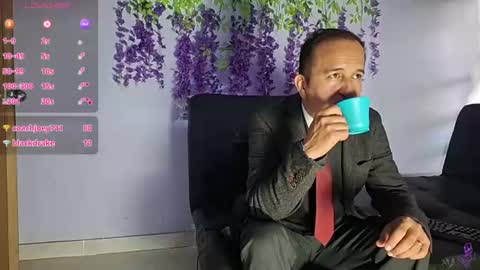 Hazzan y Greisy online show from 06-18-26, 03:49