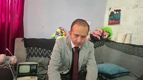 Snapshot of yazfore chatting on 09-12-25, 03:01 Hazzan online show from 09-12-25, 03:01