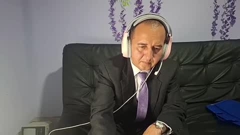 Snapshot of yazfore chatting on 11-21-25, 06:06 Hazzan online show from 11-21-25, 06:06