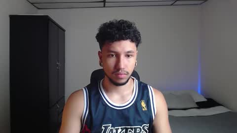 Snapshot of yeff_stone chatting on 10-22-25, 01:50 yeff online show from 10-22-25, 01:50