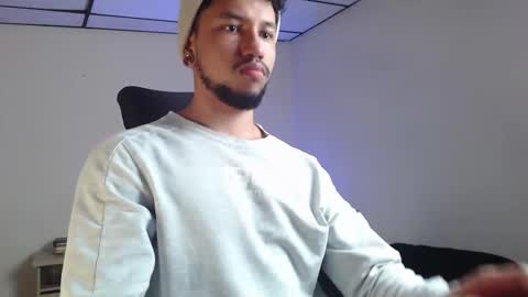 Snapshot of yeff_stone chatting on 10-31-25, 01:28 yeff online show from 10-31-25, 01:28